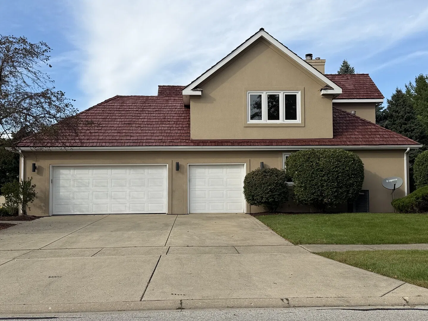 4 bed, 2.5 bath, 3203 sqft, $4,200 — Photo 2