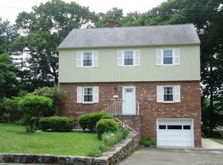 17 Harvann Rd, Norwalk, CT 06850
