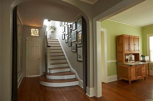 1st image of 48 Bayley Ave