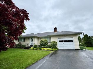 79 Drake Dr, Rochester, NY 14617