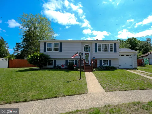 11 Gilbert Ct, Williamstown, NJ 08094