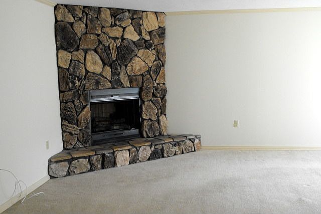 2nd image of 910 Holbrook Cir
