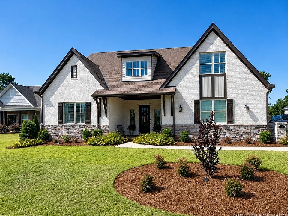 1st image of 110 Lucas Ln