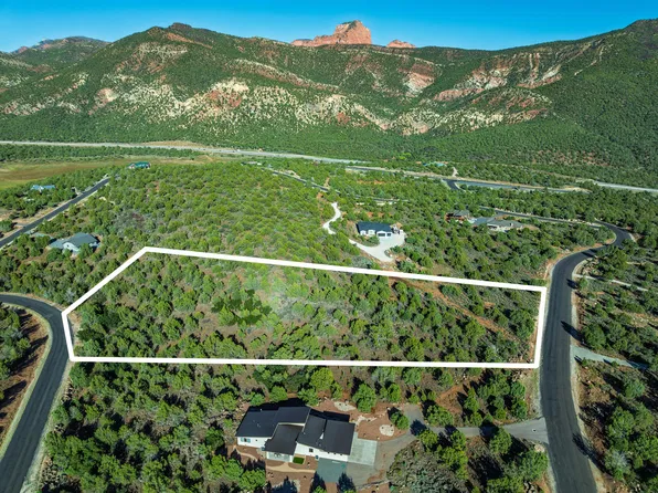 325 E Escalante Path, New Harmony, UT 84757