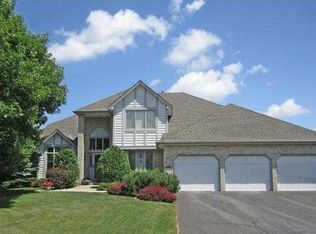 8662 Comstock Ln N, Maple Grove, MN 55311