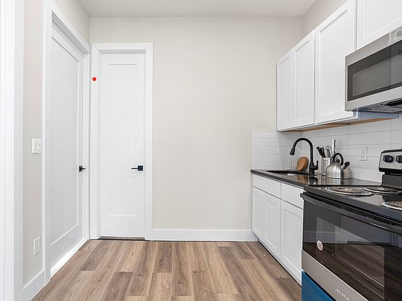 4th image of 61 Delmonico Pl #4A