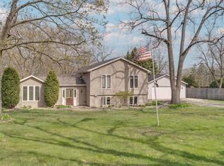 8529 Cooper Rd, Pleasant Prairie, WI 53158
