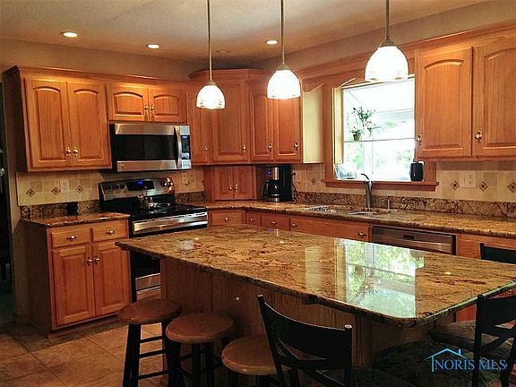 3rd image of 2057 Laurelwood St