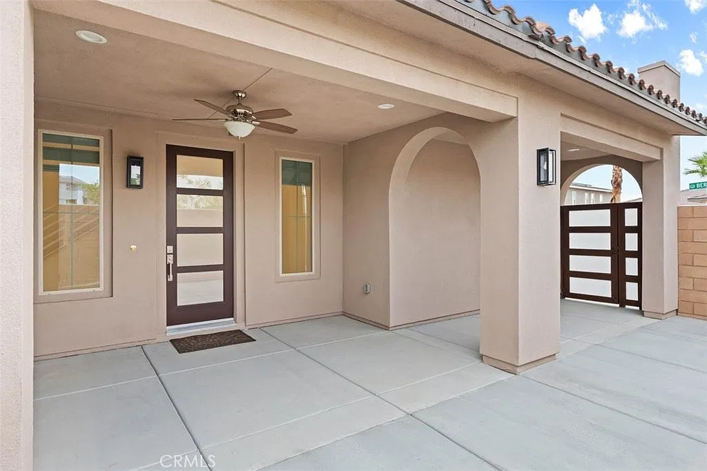 4 bed, 3.5 bath, 2733 sqft, $3,999 — Photo 2