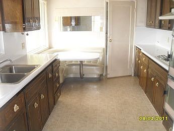 3rd image of 2528 Cherokee Ave