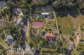 2440 Los Alisos Dr