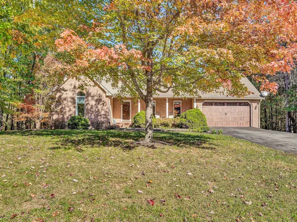 526 Stonebridge Dr, Blue Ridge, VA 24064