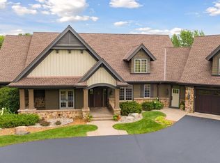 37 Spyglass Pl, White Bear Lake, MN 55110