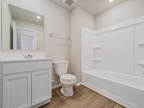 5th image of 8952 Broad Wing Dr