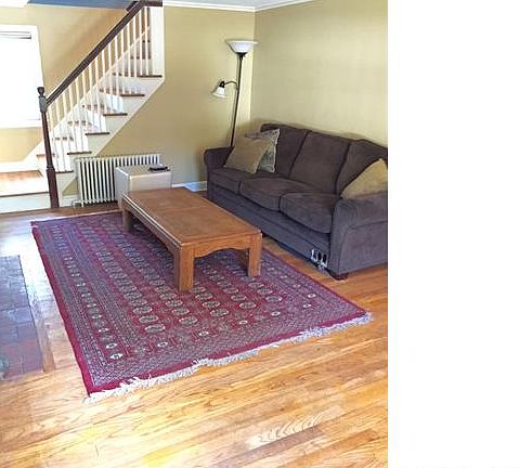 Living room in neutral colo...