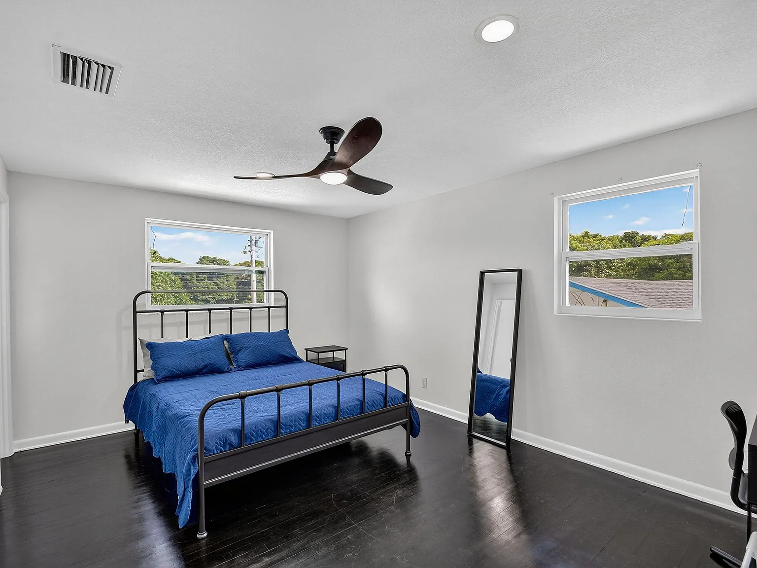 4 bed, 5.0 bath, 1767 sqft, $1,685 — Photo 2