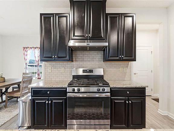 4th image of 114 Ridgebrook Trl