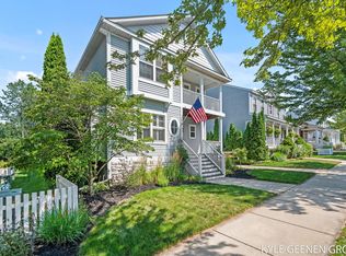 1053 Graystone Rd, Holland, MI 49423