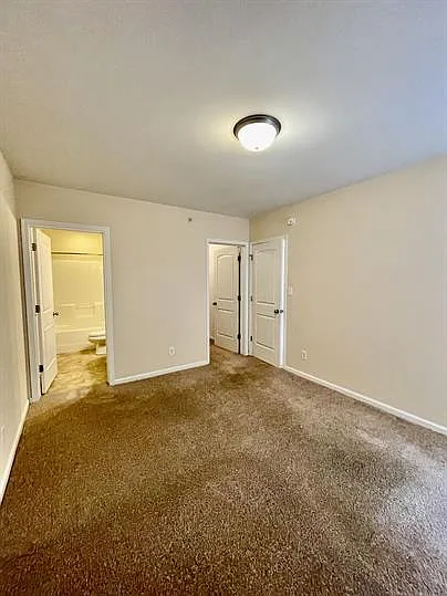 121 Colonnade Street — Photo 9