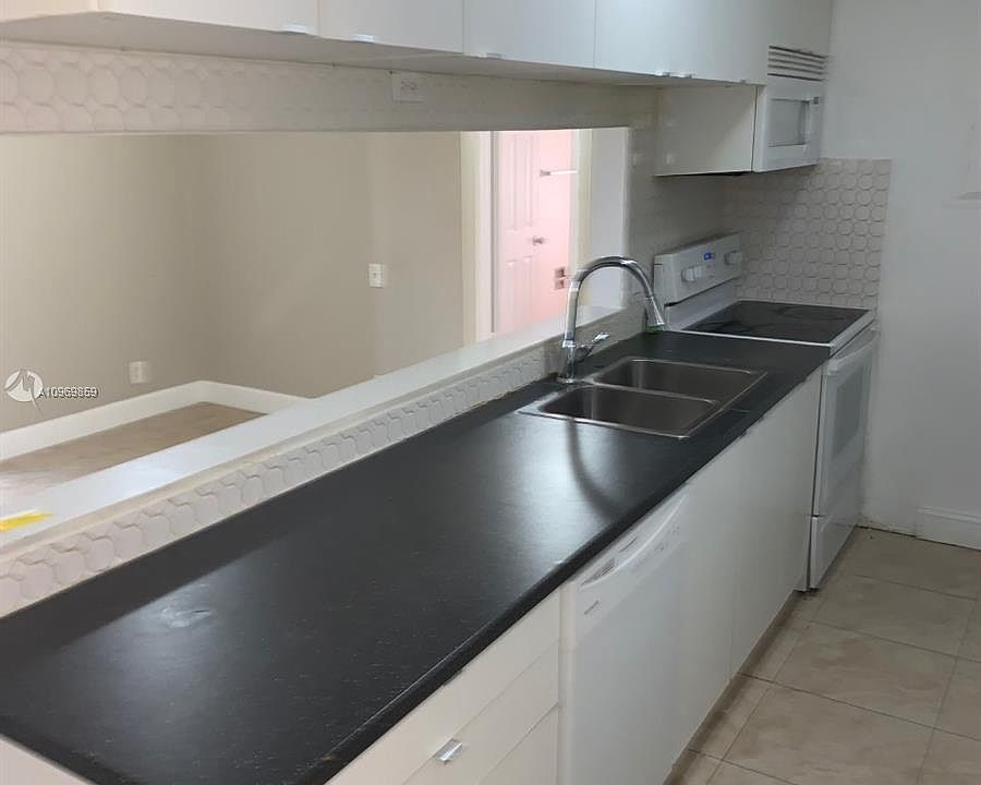 1st image of 4405 Treehouse Ln #E