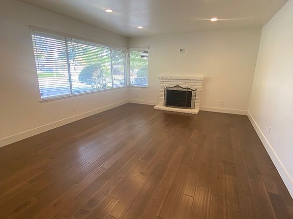 3rd image of 4810 American River Dr