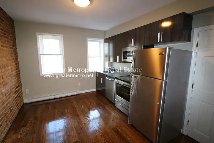 4 Michelangelo St #10 — Photo 4