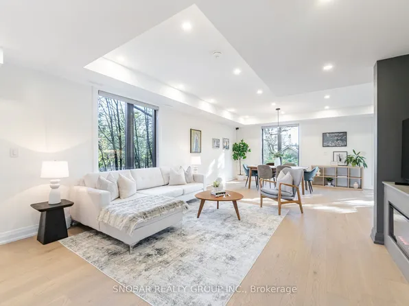 720 Hillman Cres, Mississauga, ON L4Y 2J2