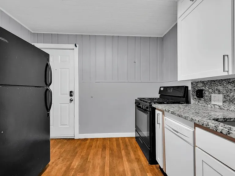 Kitchen (Appliances included)