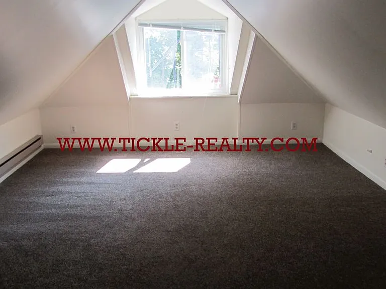 242 Oxford St — Photo 1