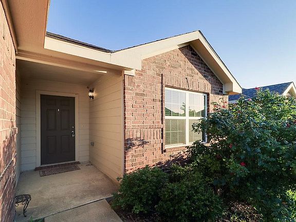 3rd image of 4925 Wild Oats Dr