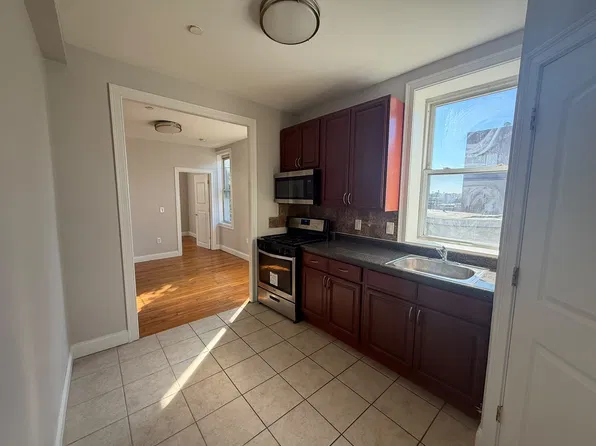 235 56th St #7E, West New York, NJ 07093