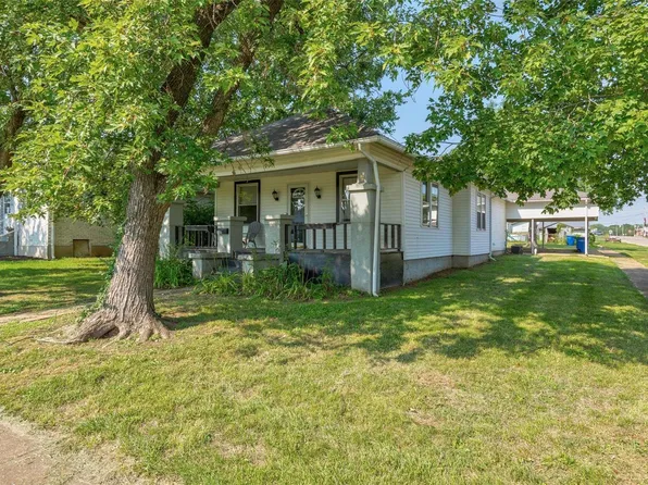 209 N School St, Desloge, MO 63601