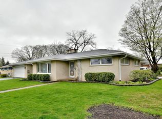 2601 W Sibley St, Park Ridge, IL 60068