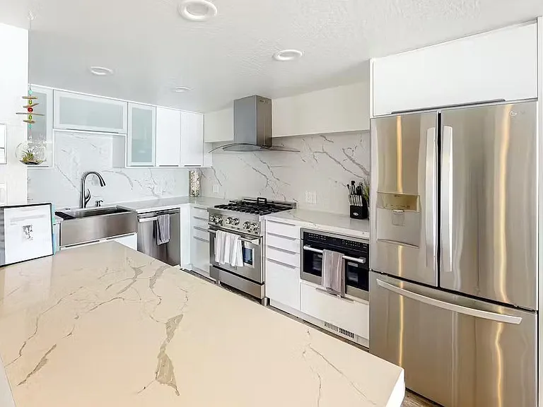 452 Oceanview Dr — Photo 14