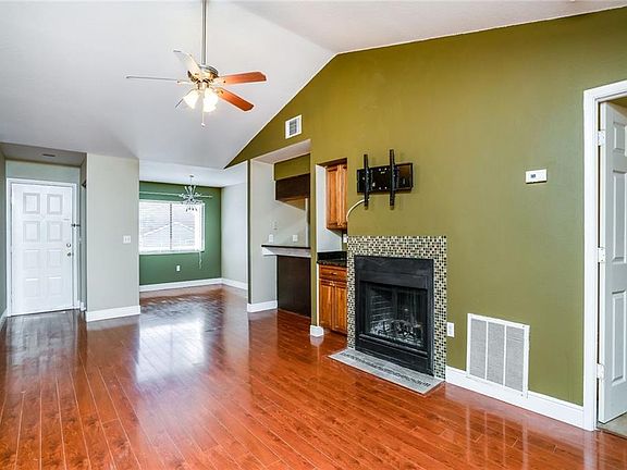 5th image of 556 Breckenridge 210 Vlg