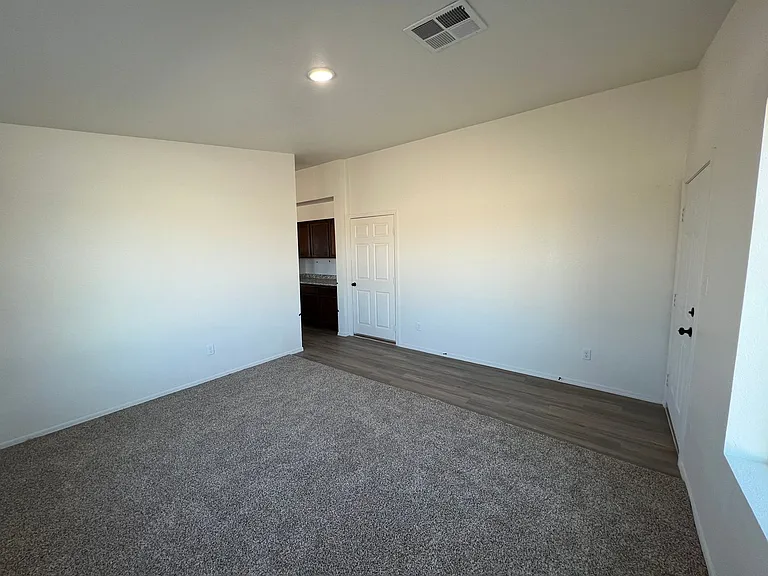 4423 S Buckthorn Dr — Photo 2