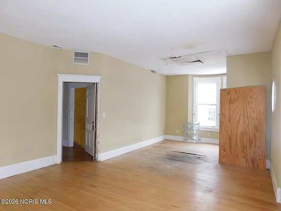 20th image of 2032 Robinwood Ave