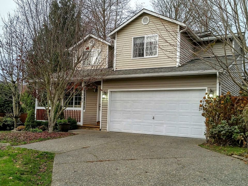 Entrance with covered porch