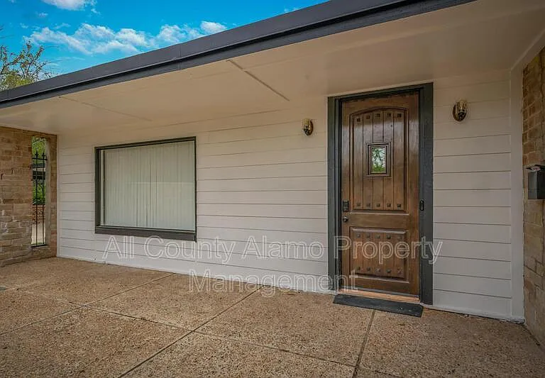 211 Beechwood Ln — Photo 5