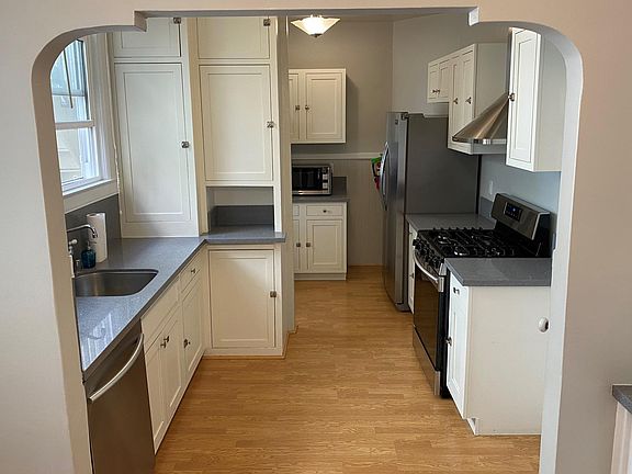 3rd image of 1389 Church St