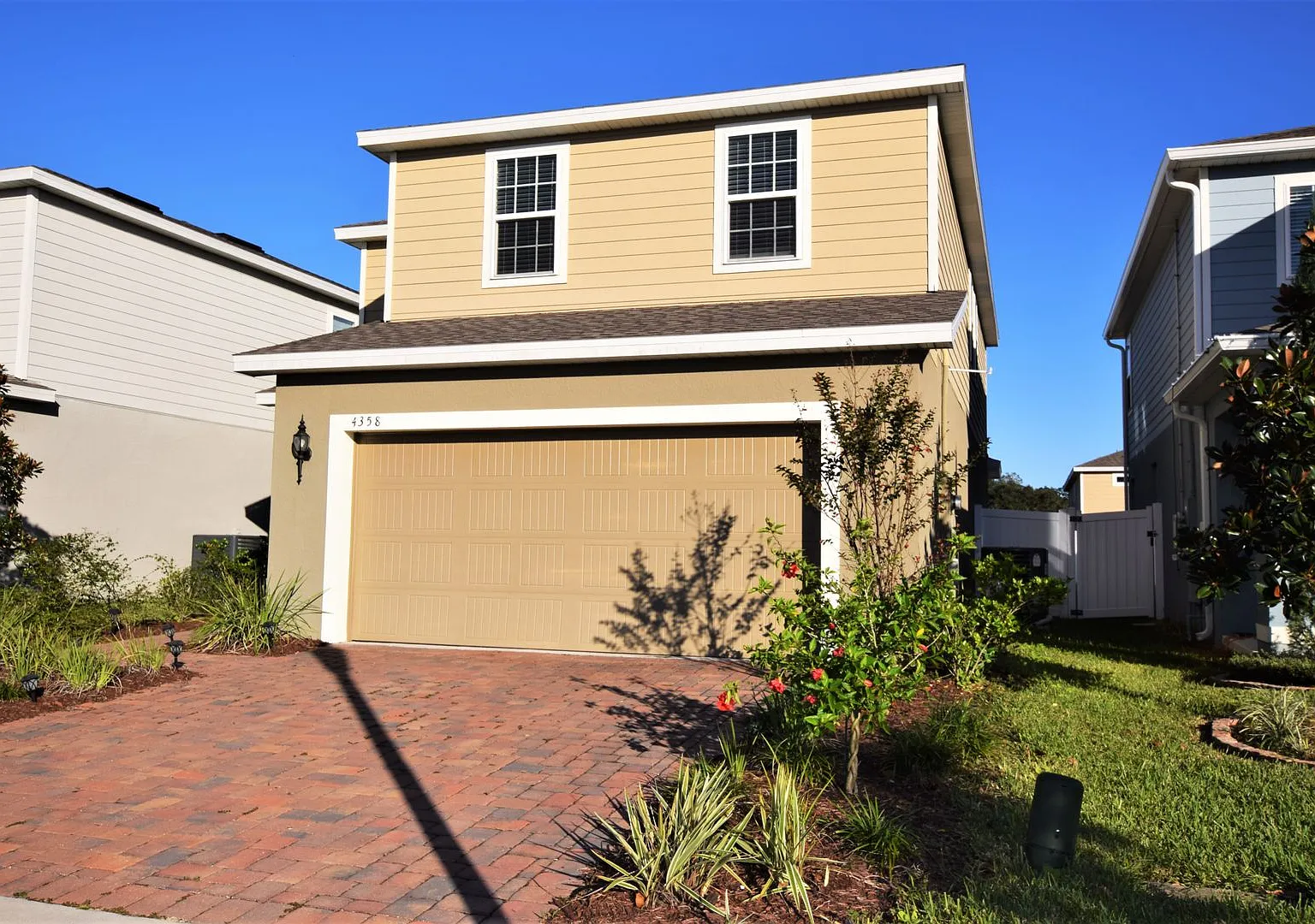 4 bedroom 2.5 baths Single Family Home For Rent at 4358 Silver Creek Street Kissimmee, FL 34744 — Photo 1