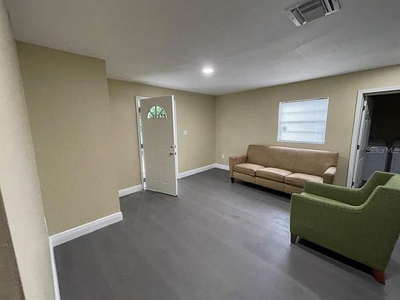 2nd image of 648 W Webster Ave #B