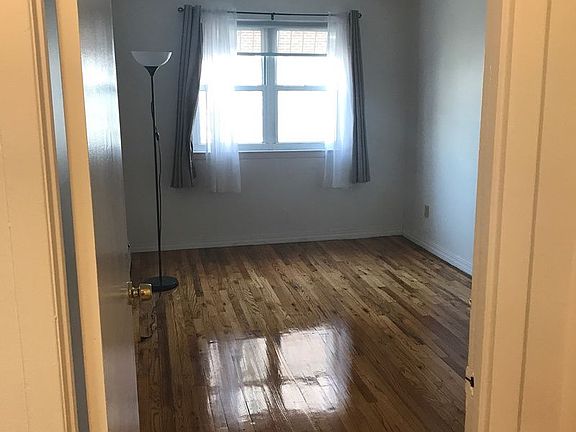 5th image of 7006 Woodside Ave APT 1B