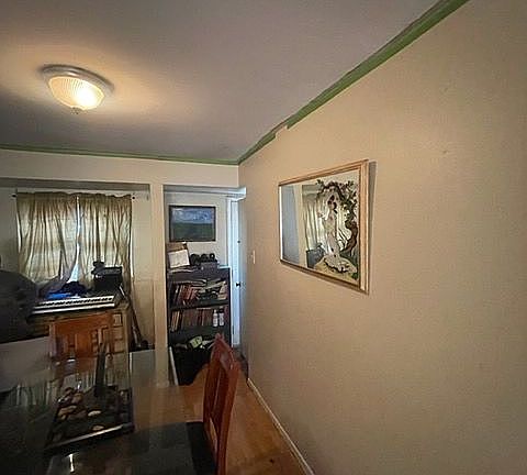 5th image of 10383 Renfrew Dr