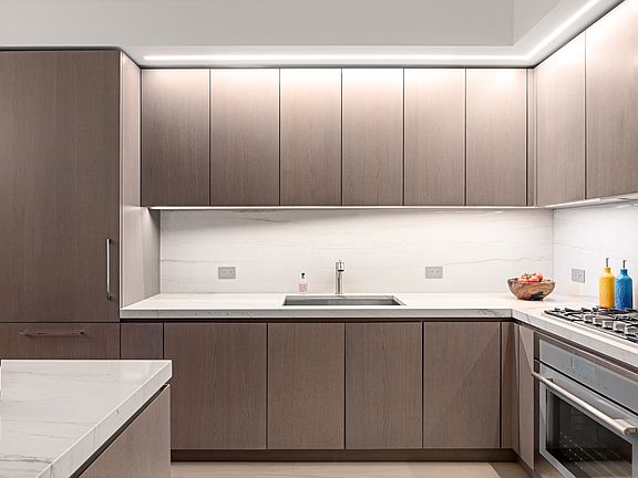 5th image of 77 Charlton St APT N7a