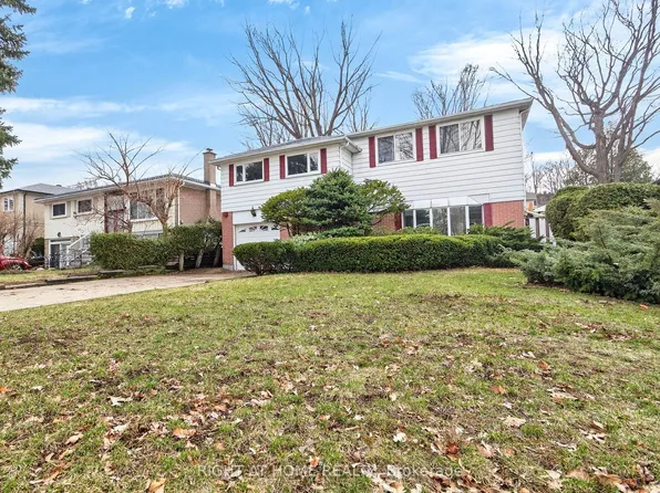 3626 Fieldgate Dr, Mississauga, ON L4X 2J7