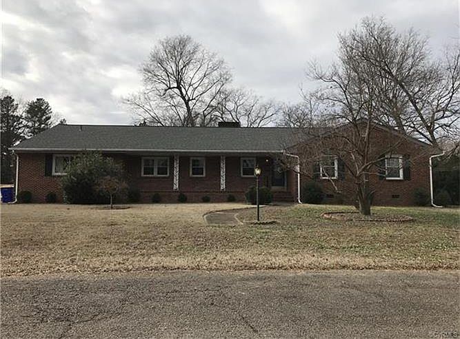 1st image of 715 Mansion Dr