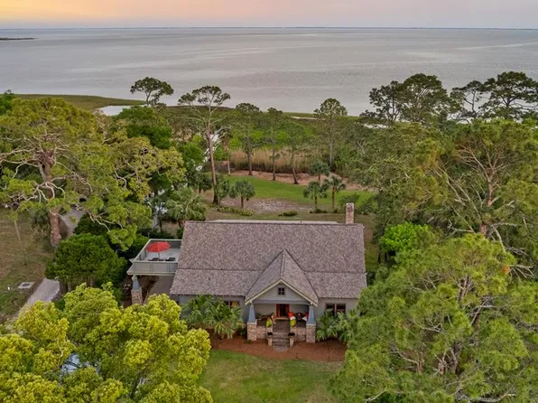 25 17th St, Apalachicola, FL 32320