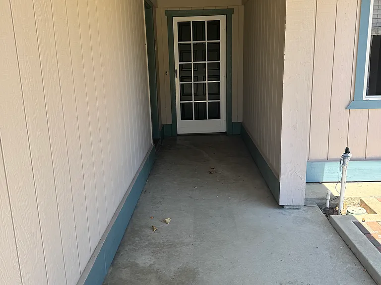 398 Corrida Dr — Photo 2