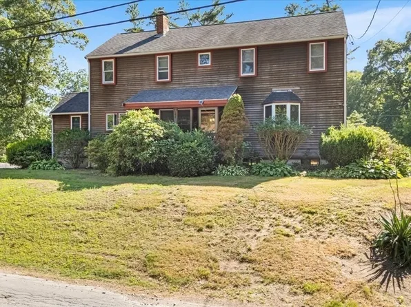 50 Annawon Dr, Halifax, MA 02338